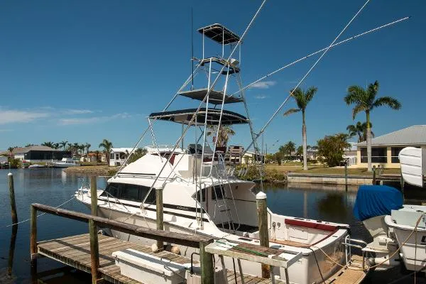 Slide: The Image of Bertram 33 Flybridge Cruiser 1980 - 1
