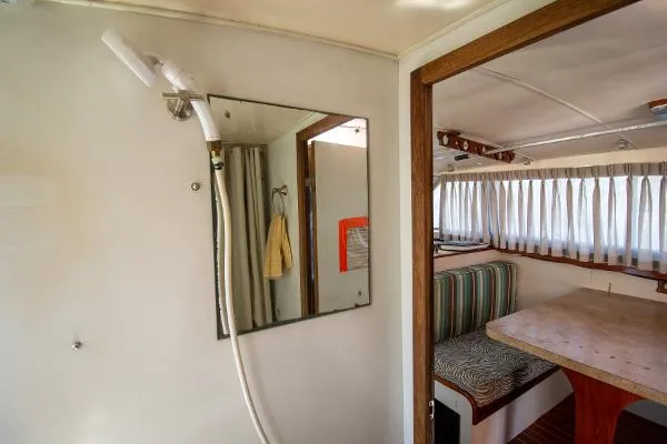 Slide: The Image of Bertram 33 Flybridge Cruiser 1980 - 10