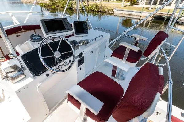 Slide: The Image of Bertram 33 Flybridge Cruiser 1980 - 3