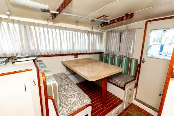 Slide: The Image of Bertram 33 Flybridge Cruiser 1980 - 5