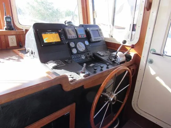 Slide: The Image of American Tug Pilothouse Trawler 34 2002 - 10
