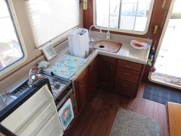 Slide: The Image of American Tug Pilothouse Trawler 34 2002 - 6