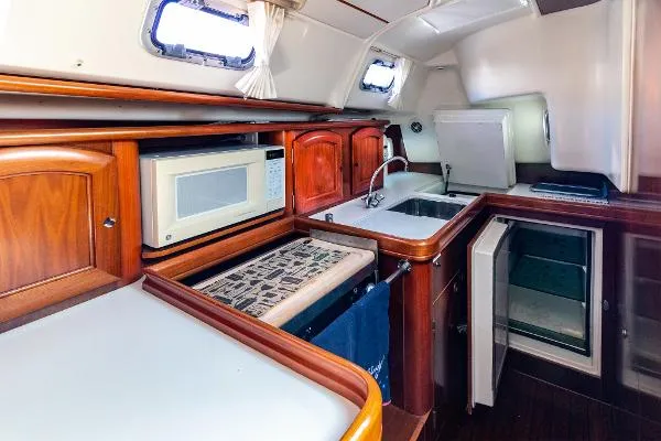 Slide: The Image of Beneteau 411 1999 - 11