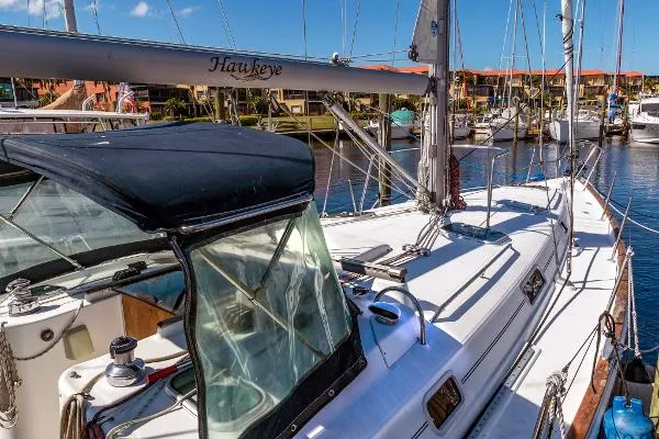 Slide: The Image of Beneteau 411 1999 - 2
