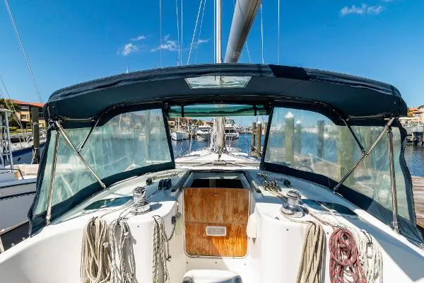Slide: The Image of Beneteau 411 1999 - 4
