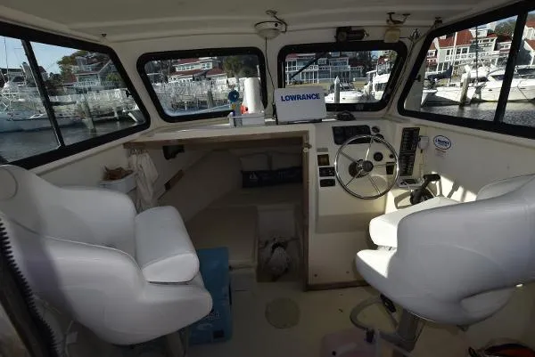 Slide: The Image of Parker Marine 2520 Sport Cabin 2000 - 8