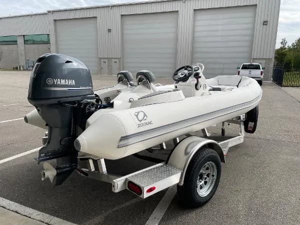 Slide: The Image of Zodiac Yachtline 440 Deluxe NEO 60hp In Stock 2023 - 3