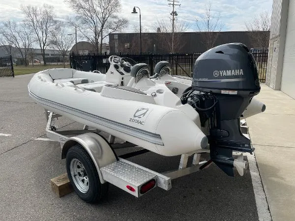Slide: The Image of Zodiac Yachtline 440 Deluxe NEO 60hp In Stock 2023 - 6