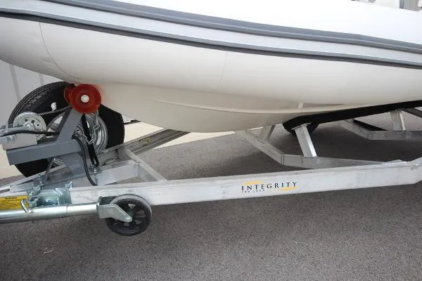 Slide: The Image of Zodiac Yachtline 440 Deluxe NEO 60hp In Stock 2023 - 7