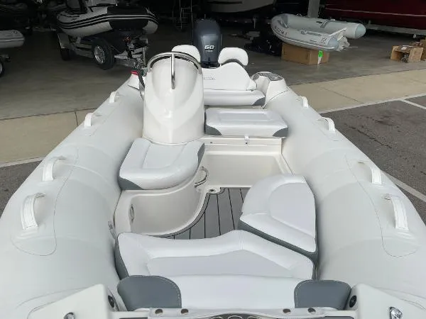 Slide: The Image of Zodiac Yachtline 440 Deluxe NEO 60hp In Stock 2023 - 8