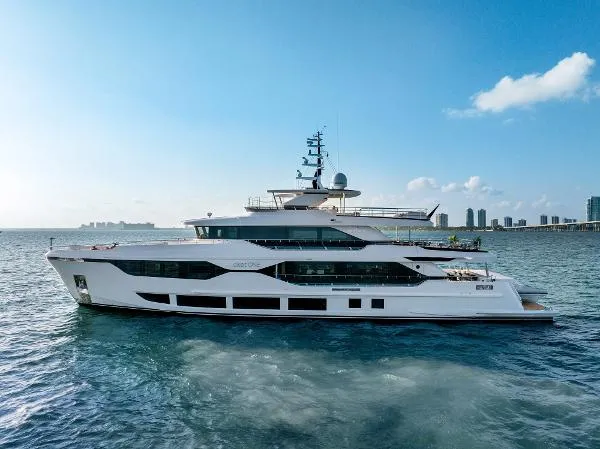 Slide: The Image of Gulf Craft Majesty 120 2022 - 4