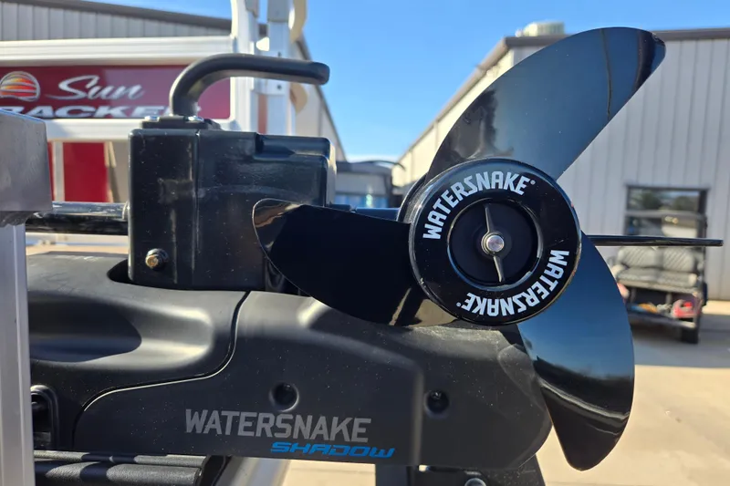 Slide: The Image of 2023 Sun Tracker Bass Buggy 18 DLX with Watersnake Shadow trolling motor. - 21