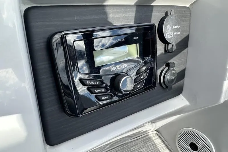 Slide: The Image of Kicker media center on 2021 Bennington 21 SSBX boat dashboard. - 17