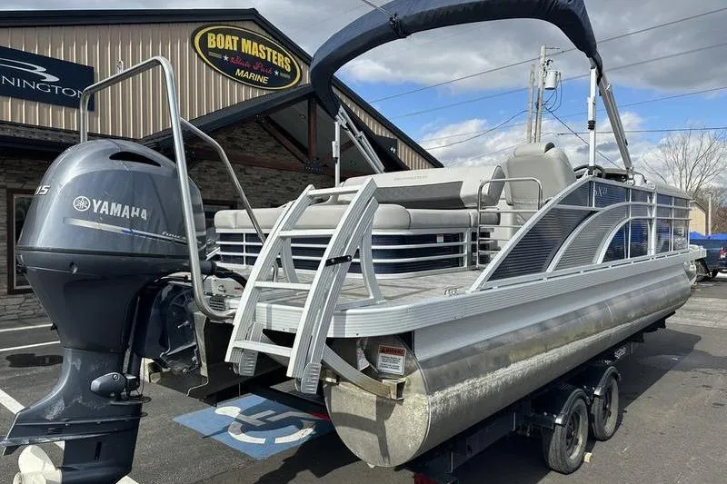 Slide: The Image of 2021 Bennington 21 SSBX pontoon boat with Yamaha engine at Boat Masters Marine. - 5