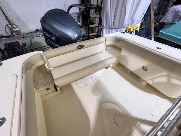 Slide: The Image of Scout 260 Sportfish 2006 - 7