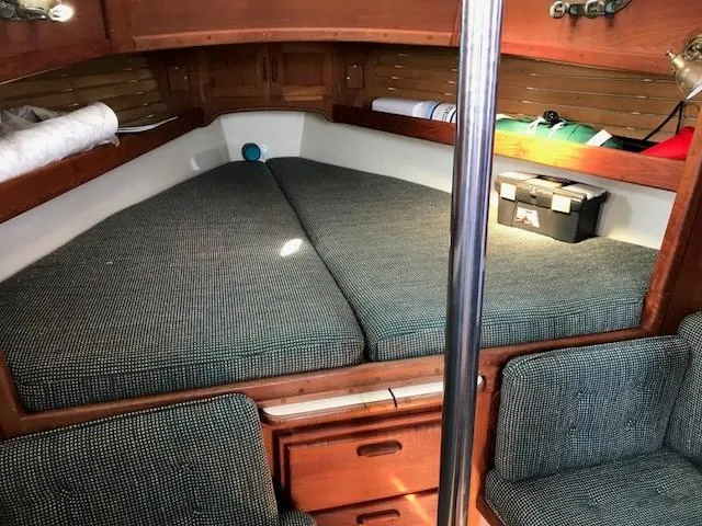 Slide: The Image of Pacific Seacraft Dana 24 1988 - 10