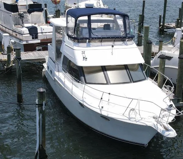 Slide: The Image of Carver Yachts 404 Cockpit Motor Yacht 1999 - 0