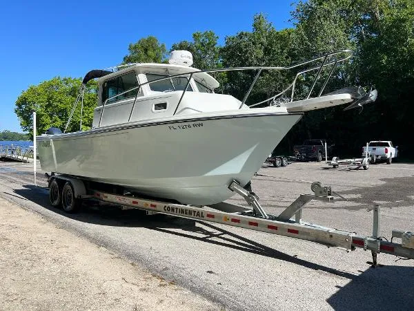 Slide: The Image of Parker Marine 2520 XLD Sport Cabin 2018 - 9