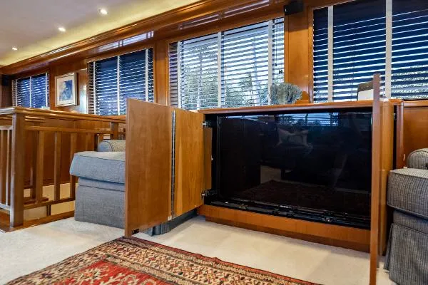 Slide: The Image of Hatteras 75 Cockpit Motor Yacht 2001 - 4