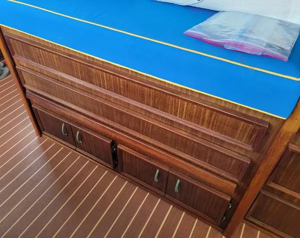 Slide: The Image of Hatteras 61 Cockpit Motor Yacht 1983 - 11