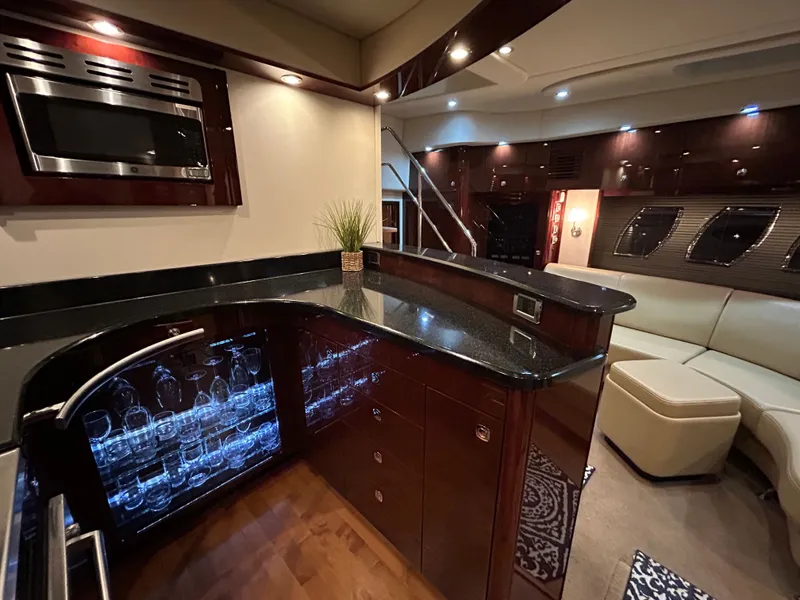 Slide: The Image of Luxurious interior of 2010 Sea Ray 610 Sundancer yacht. - 31