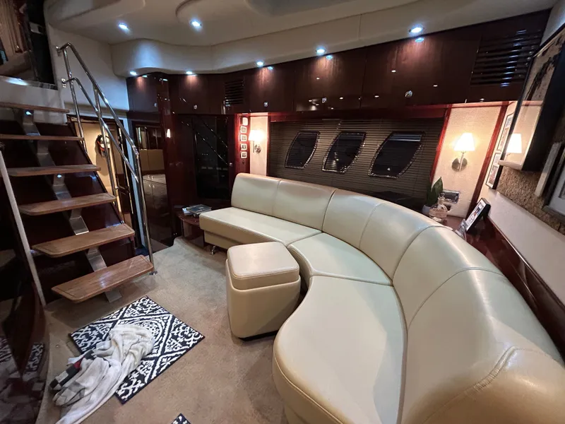 Slide: The Image of Luxurious interior of 2010 Sea Ray 610 Sundancer yacht. - 32