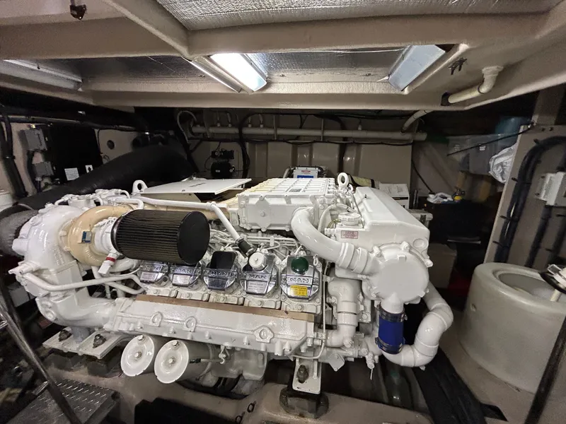 Slide: The Image of Sea Ray 610 Sundancer 2010 - 57