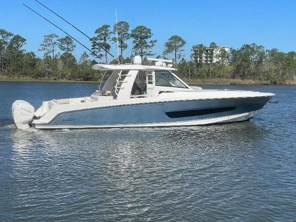 Slide: The Image of Boston Whaler 420 Outrage 2017 - 0