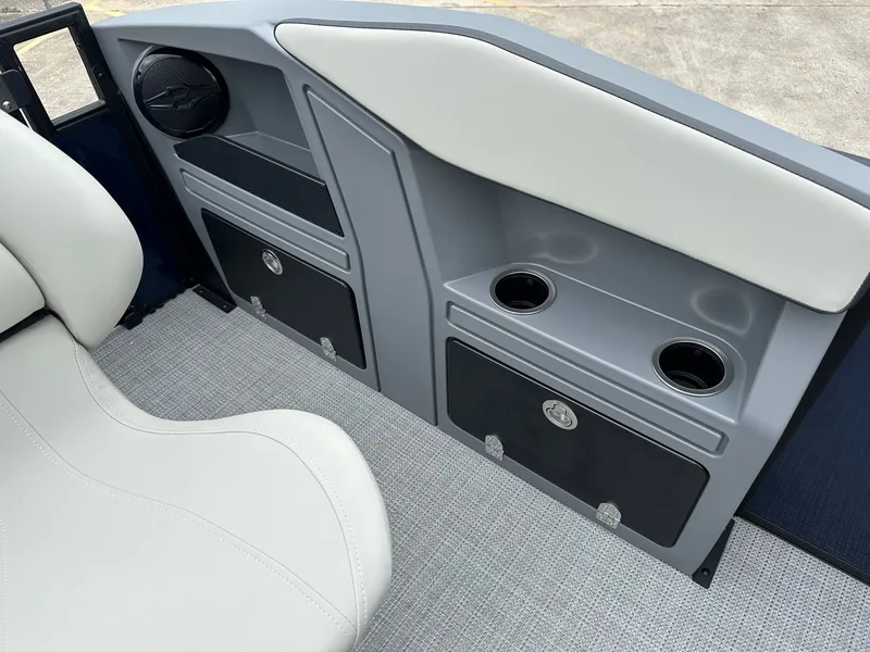 Slide: The Image of Sylvan R22 Party Fish 2026 - 19