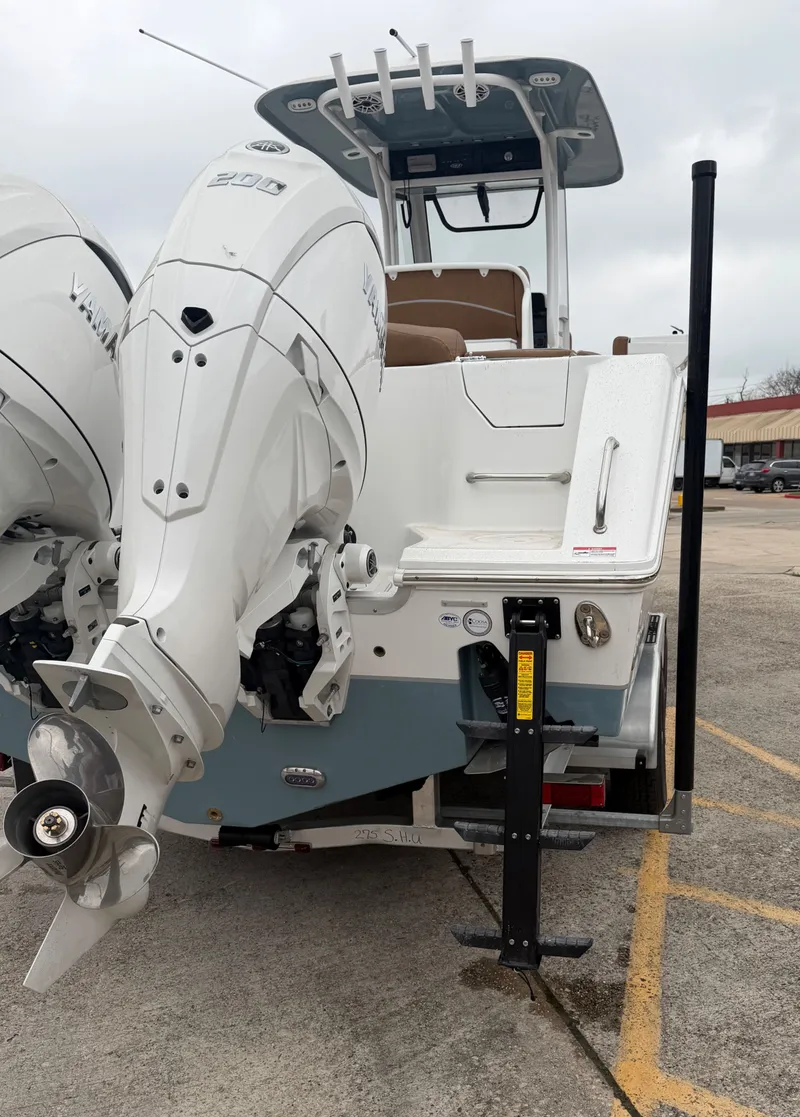 Slide: The Image of Sea Hunt Ultra 275CB 2026 - 7