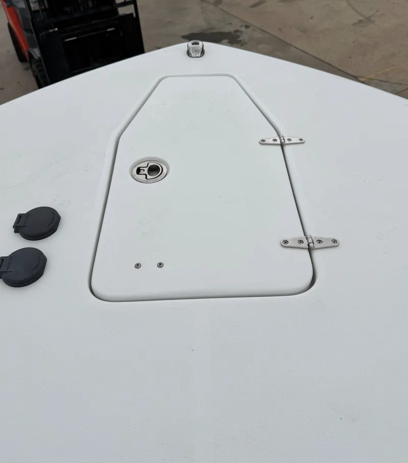 Slide: The Image of Sea Hunt Ultra 275CB 2026 - 8