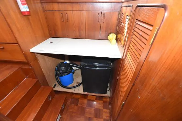 Slide: The Image of Gulfstar 49 Motor Yacht 1984 - 10