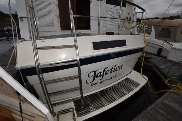 Slide: The Image of Gulfstar 49 Motor Yacht 1984 - 4