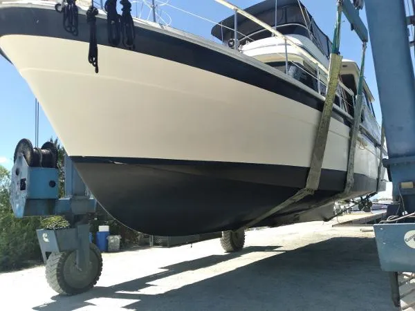 Slide: The Image of Gulfstar 49 Motor Yacht 1984 - 5