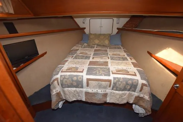 Slide: The Image of Gulfstar 49 Motor Yacht 1984 - 9