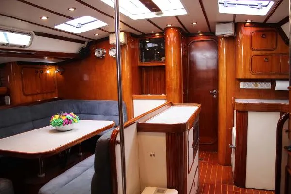 Slide: The Image of Beneteau Oceanis 500 (1990/2004) 1990 - 8