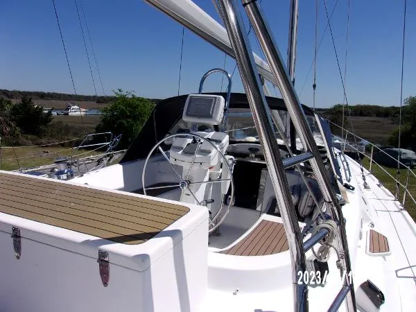 Slide: The Image of Hunter Center Cockpit 2006 - 4