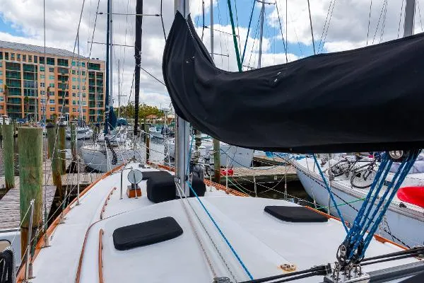 Slide: The Image of Gulfstar SAILMASTER 1981 - 3