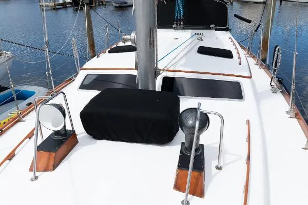 Slide: The Image of Gulfstar SAILMASTER 1981 - 4