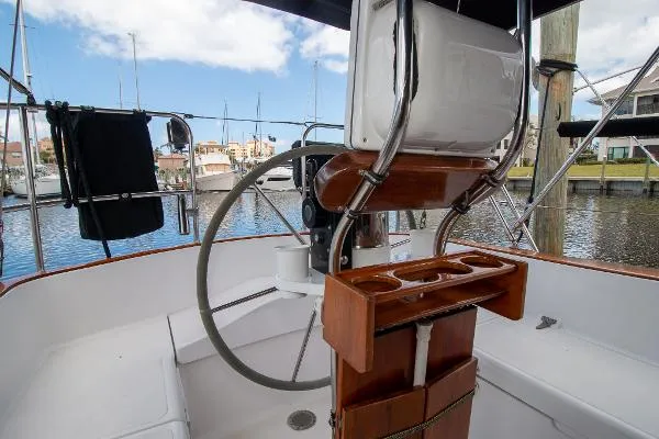 Slide: The Image of Gulfstar SAILMASTER 1981 - 6