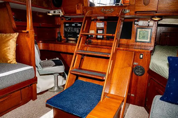 Slide: The Image of Gulfstar SAILMASTER 1981 - 9