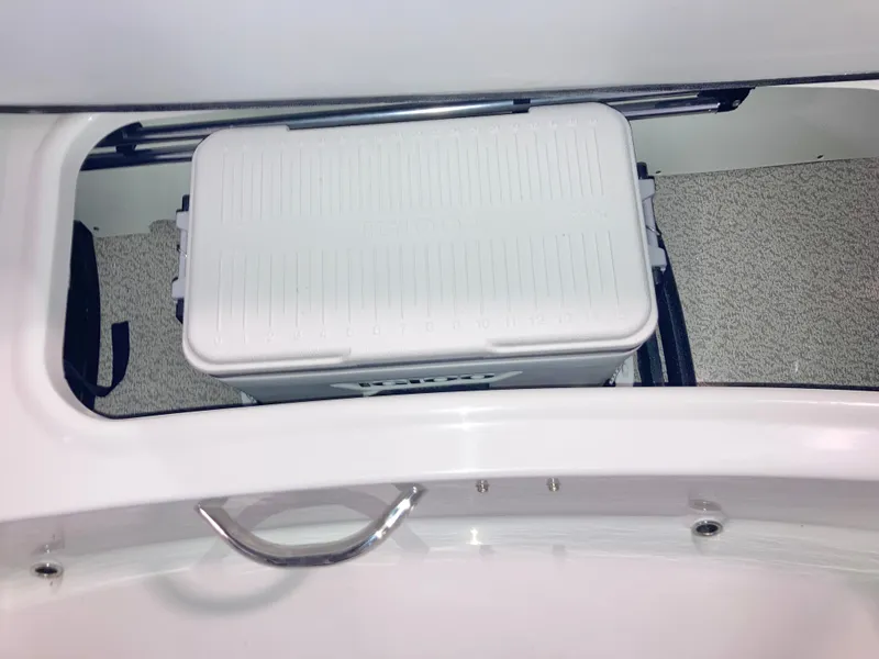 Slide: The Image of Stingray 182 SC 2026 - 12