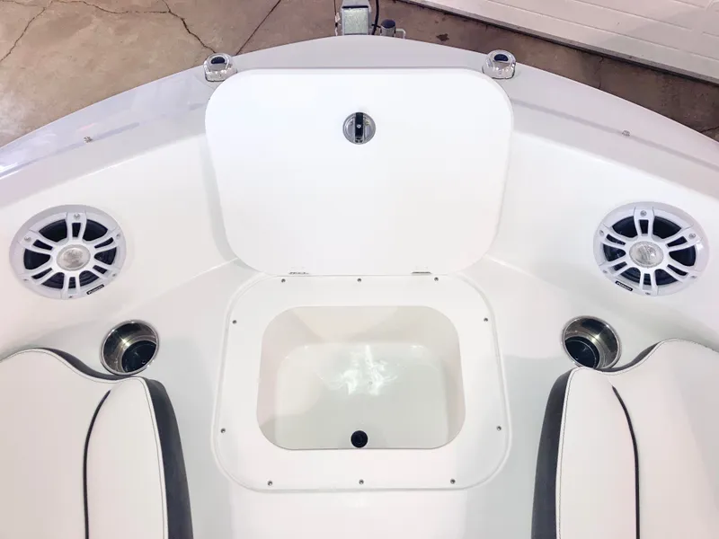 Slide: The Image of Stingray 182 SC 2026 - 22