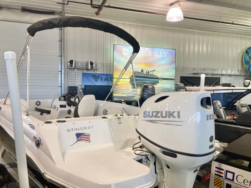 Slide: The Image of Stingray 182 SC 2026 - 5