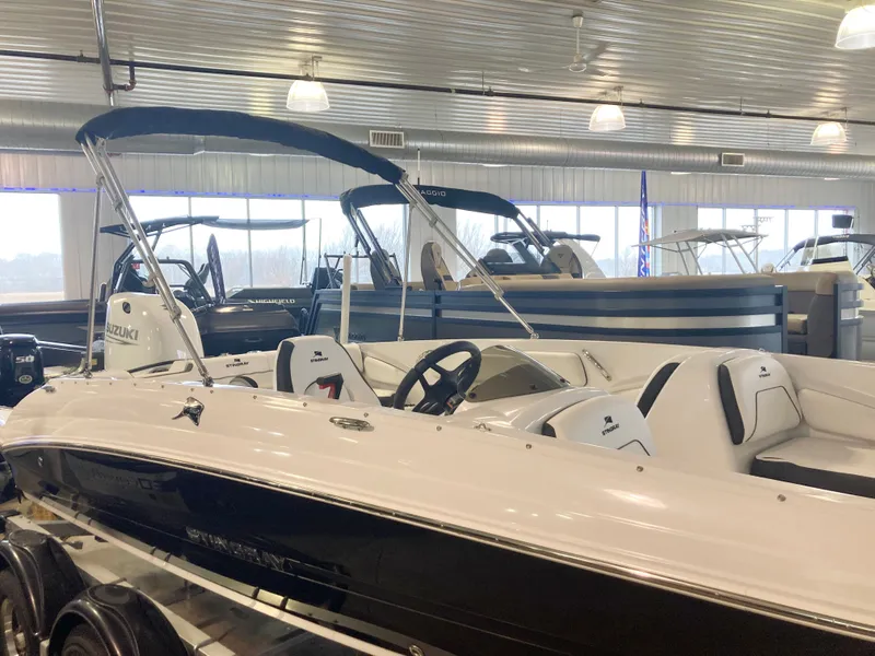 Slide: The Image of Stingray 182 SC 2026 - 8