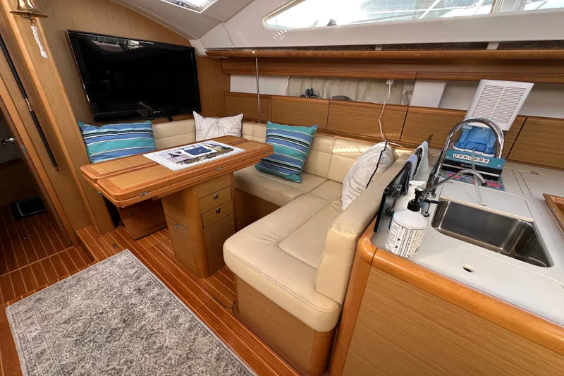 Slide: The Image of Interior of Jeanneau Sun Odyssey 45 DS yacht, 2008 model. - 31