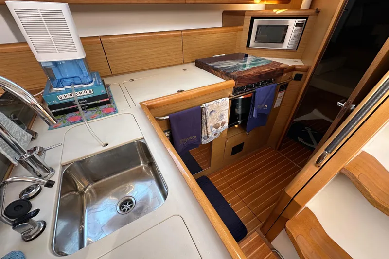 Slide: The Image of Interior of Jeanneau Sun Odyssey 45 DS yacht kitchen, 2008 model. - 33