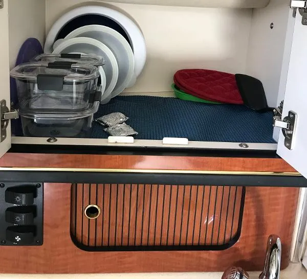 Slide: The Image of Sea Ray 300 Sundancer 2002 - 7
