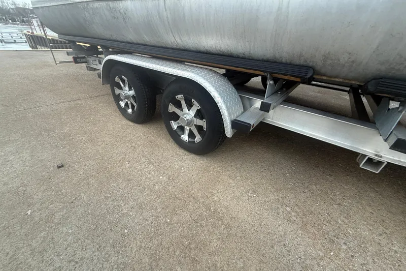 Slide: The Image of 2022 Viaggio Diamante 23U trailer with dual wheels on concrete surface. - 6