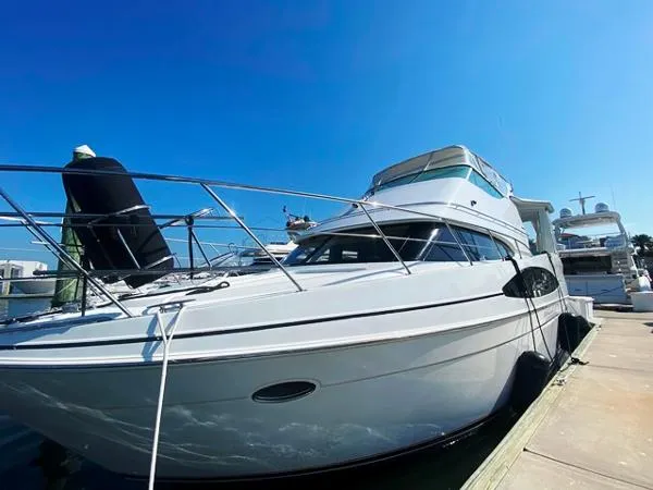 Slide: The Image of Carver Yachts 466 Motor Yacht 2001 - 4